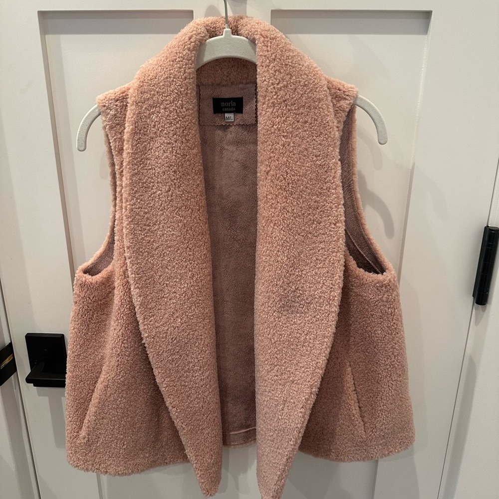 Norla Canada Pink Vest